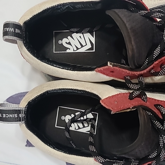 Vans size 7.5 men's 9 women's - Picture 2 of 3